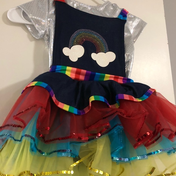 Girl’s dance costumes - Picture 2 of 5